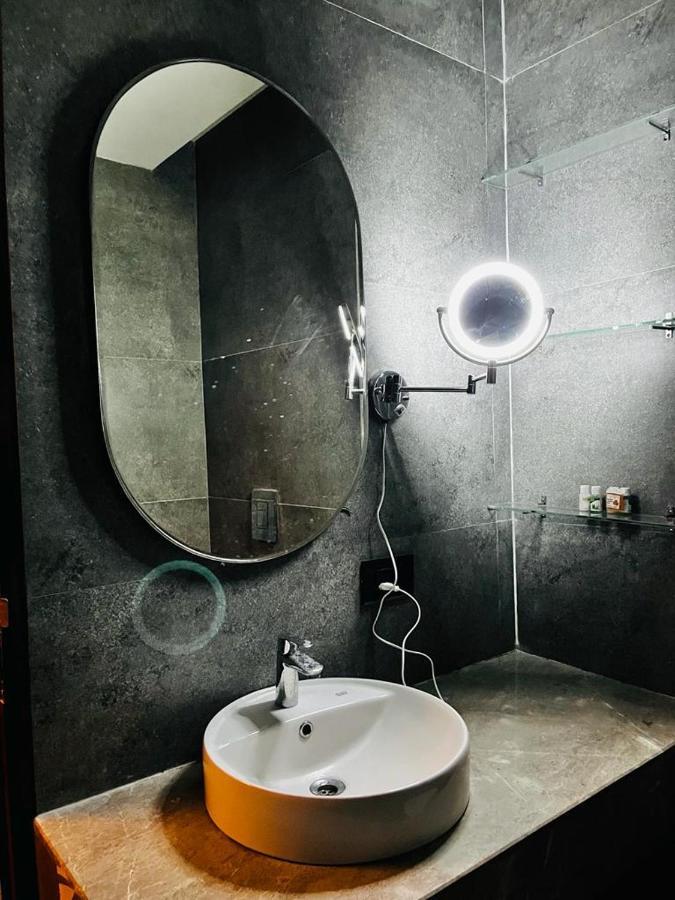 Luxe Apartment By Hey Studio'S غازي أباد المظهر الخارجي الصورة