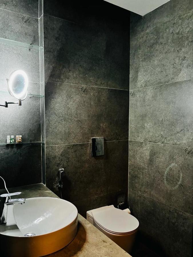 Luxe Apartment By Hey Studio'S غازي أباد المظهر الخارجي الصورة